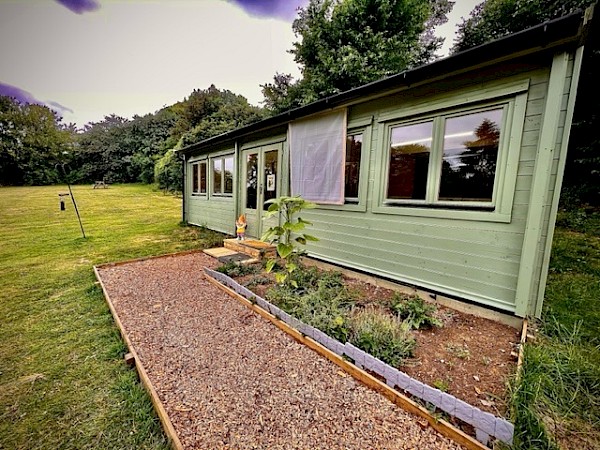 Infiniti School Post 16 logo